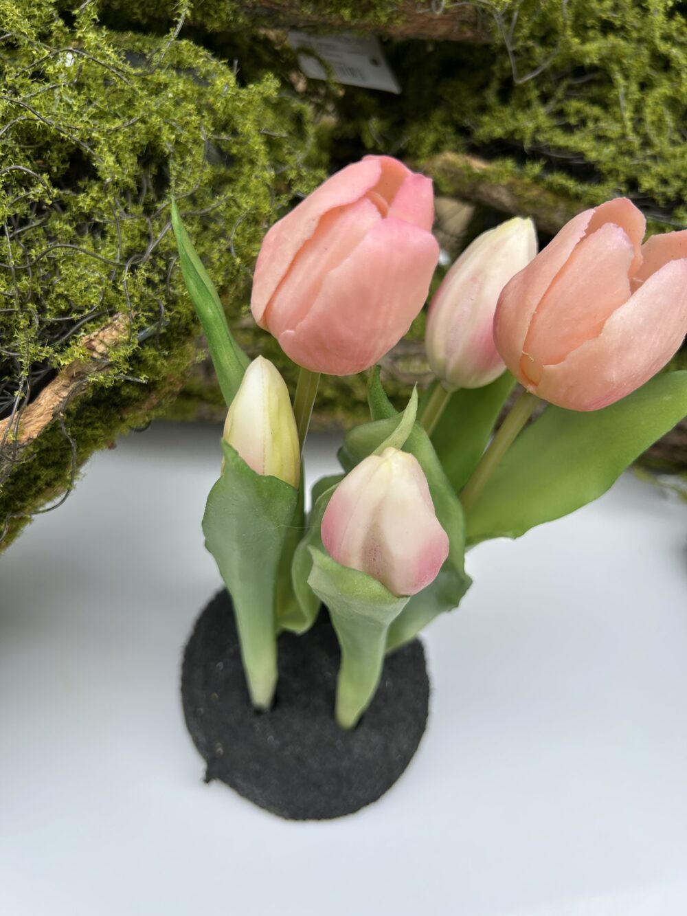 Тюльпани на підстаці - Зображення 2