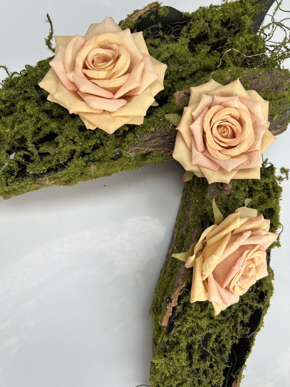 Троянда жовта