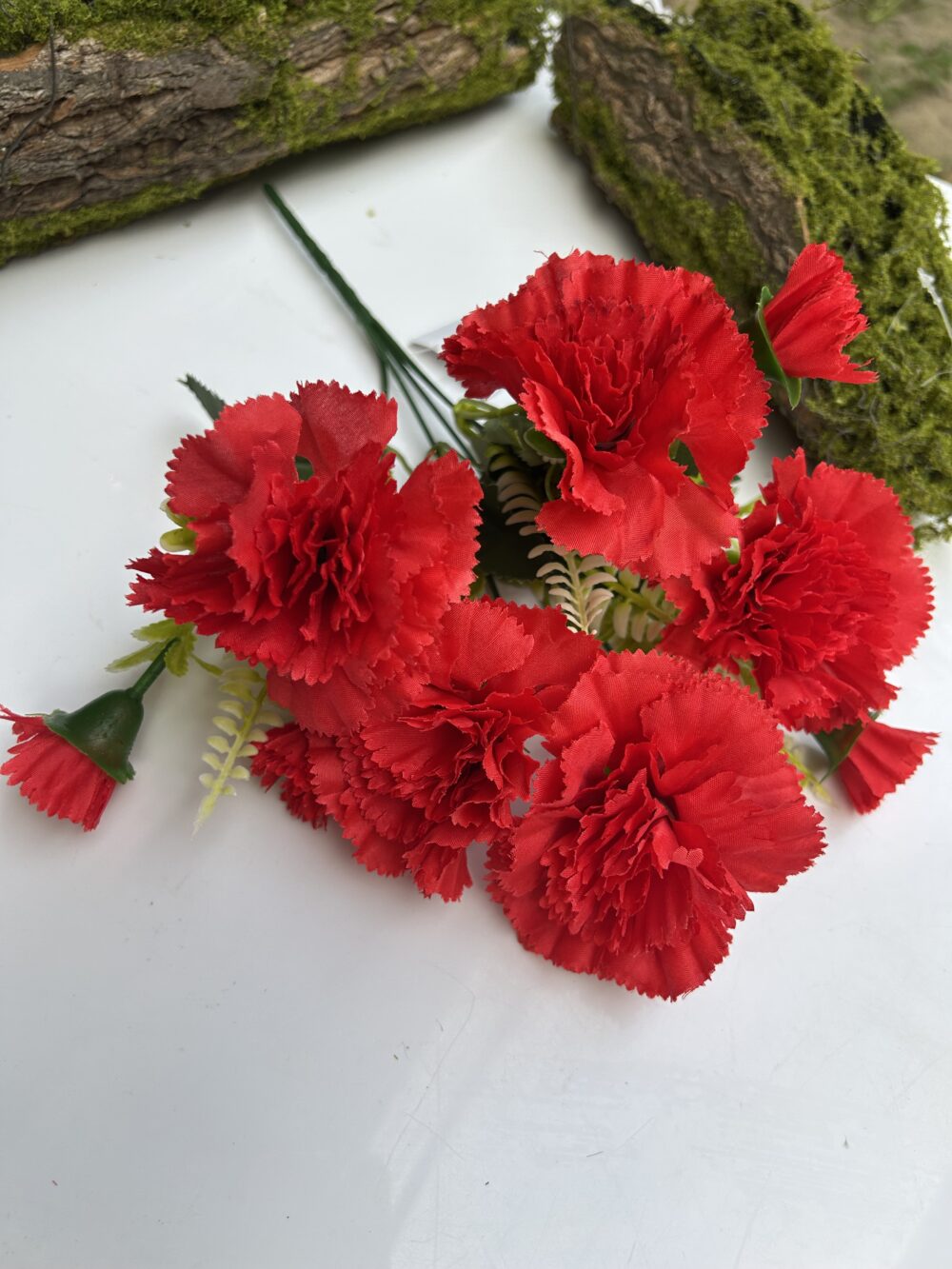 Гвоздика червона