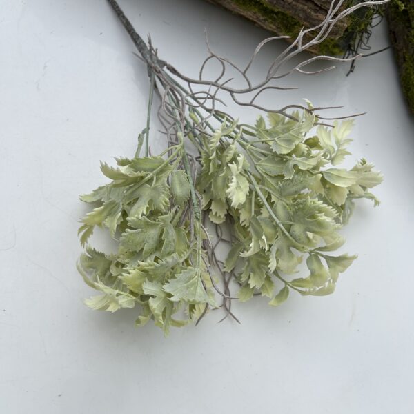 Декоративна гілка штучна з листям біла