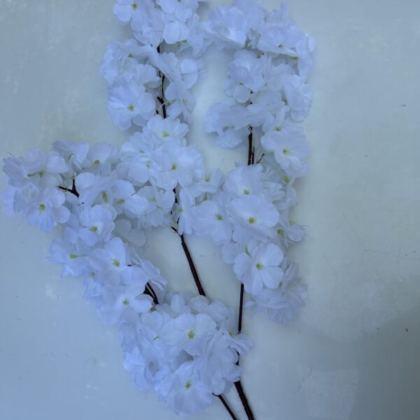 Сакура штучна біла