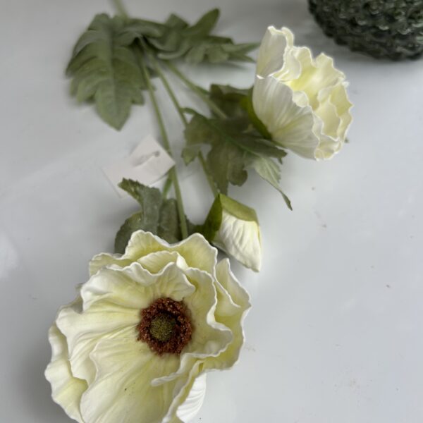 Штучна квітка Анемона білого кольору