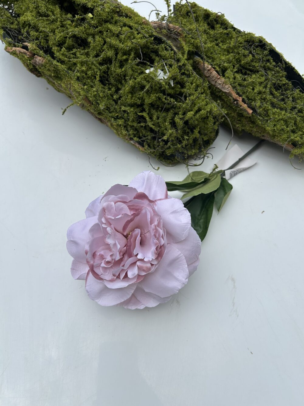 Піон штучний пудровий