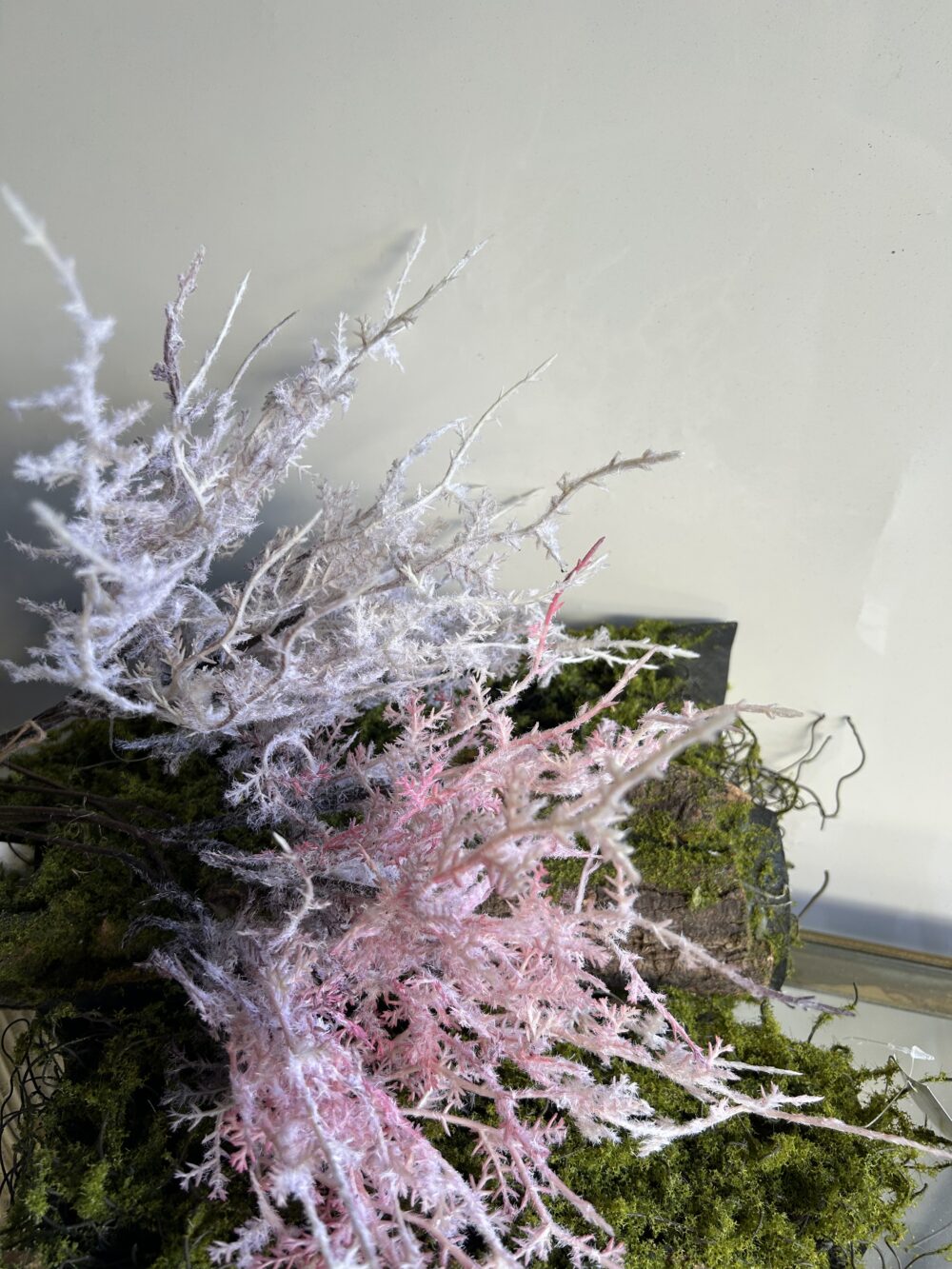 Гілка засніжена рожева - Зображення 2