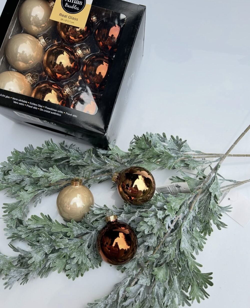 Кулі на ялинку золоті