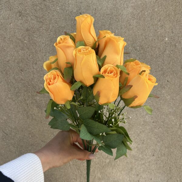 Троянда висока жовта